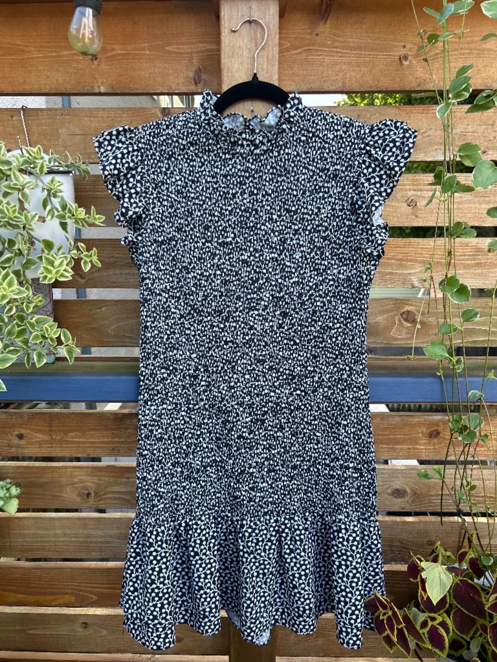 French Connection Black White Floral Smocked Ruffle Dress M